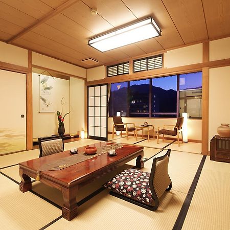 Kotobukiso Hotel Shin'onsen Bagian luar foto