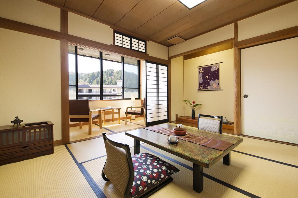 Kotobukiso Hotel Shin'onsen Bagian luar foto